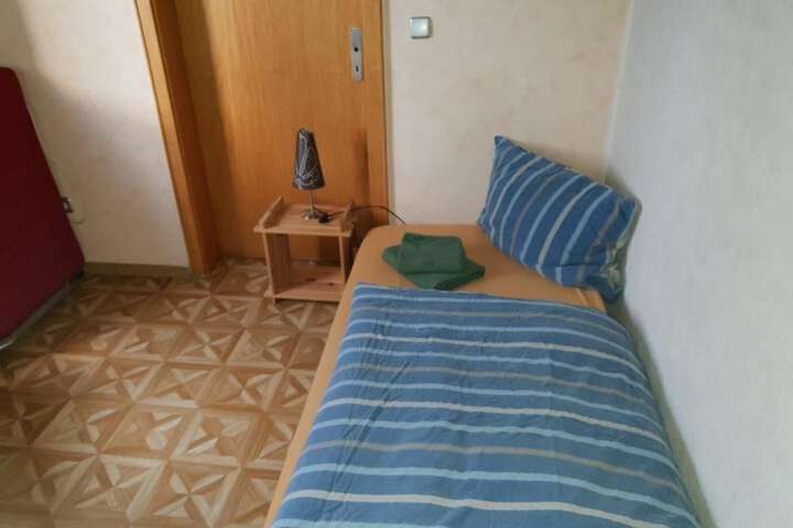 Room 6 of 15