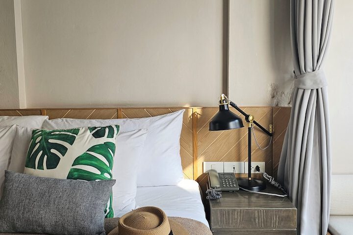 Room 51 of 158