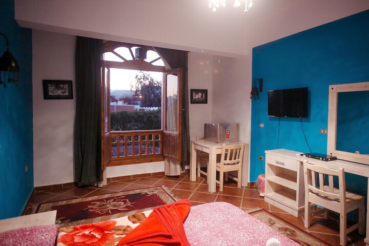 Room 8 of 32