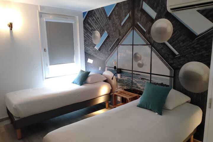 Room 11 of 29