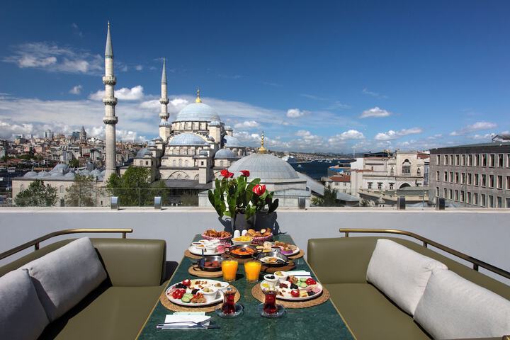 Exterior of Mest Hotel Istanbul Sirkeci