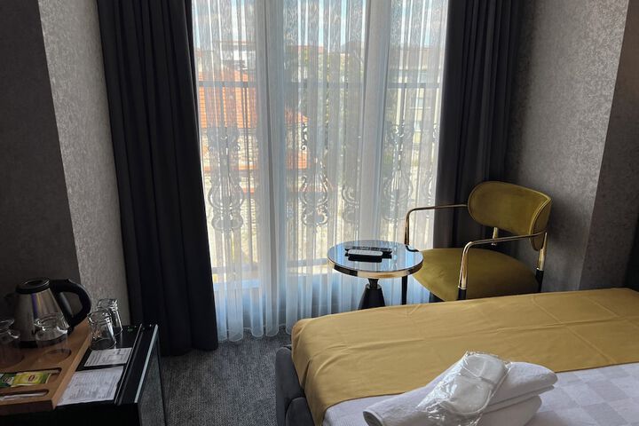 Room 15 of 49