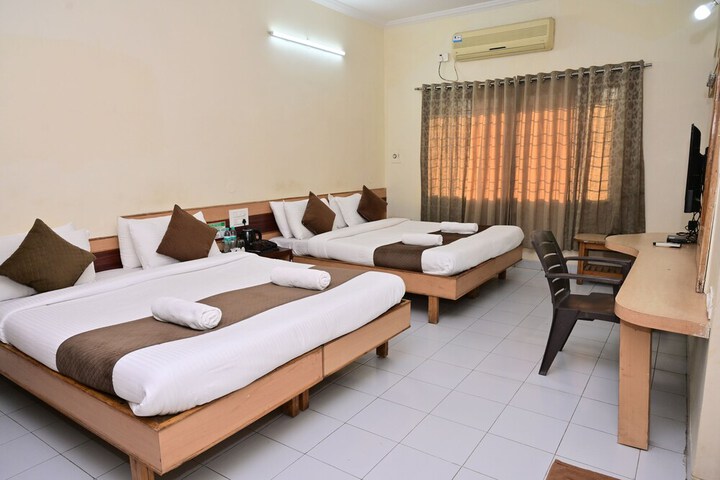 Room 5 of 17