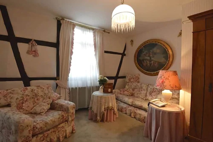 Room 25 of 52