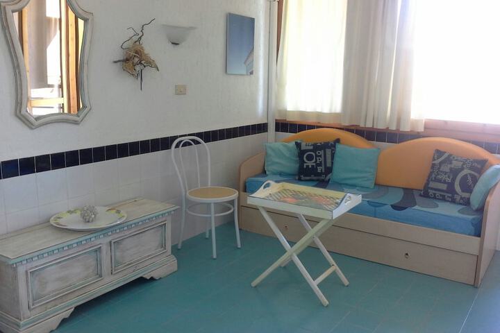 Room 4 of 33