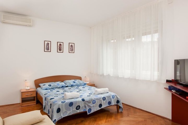 Room 74 of 180
