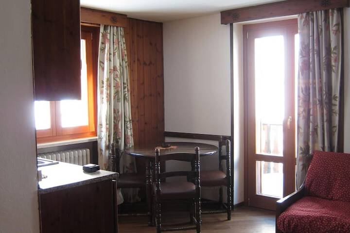 Room 27 of 45
