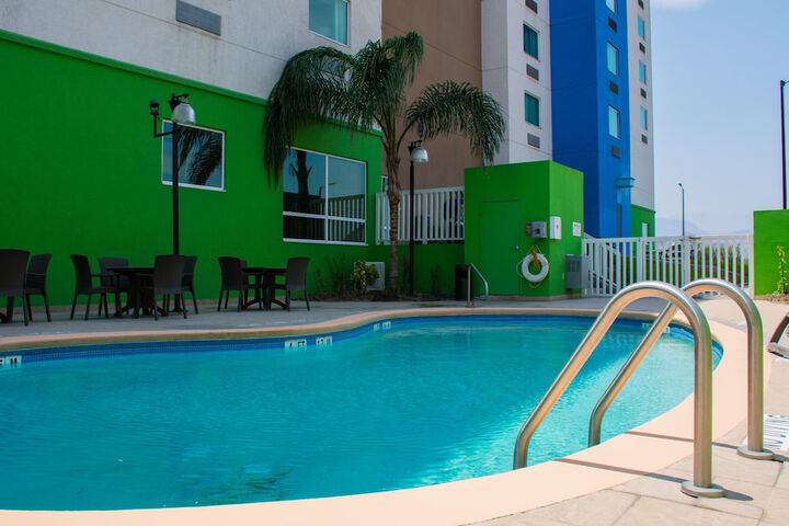 Pools & Facilities