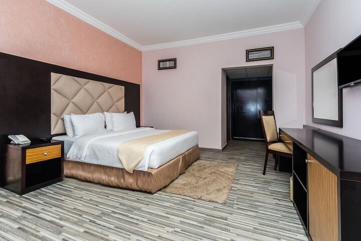 Room 10 of 63