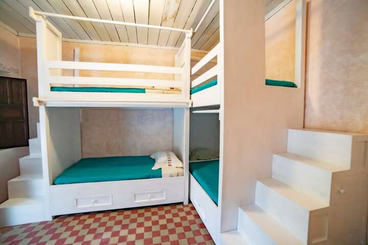Room 16 of 37