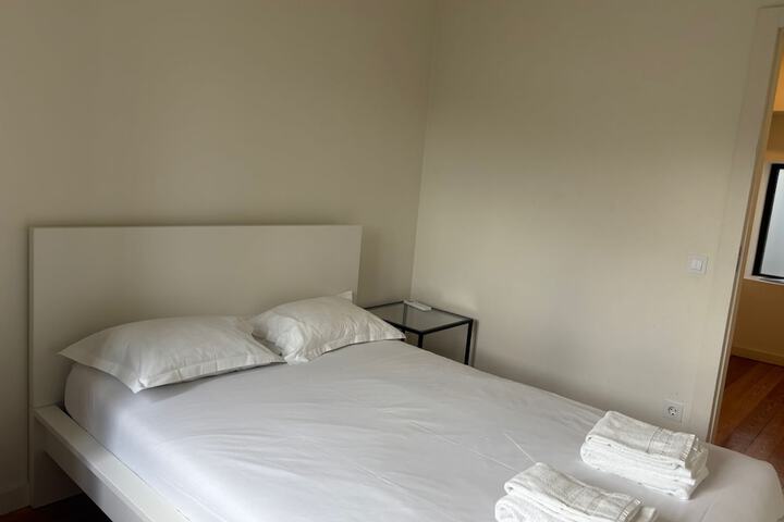 Room 53 of 287