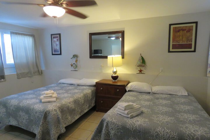 Room 7 of 77