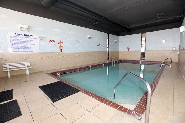 Hotel Pool