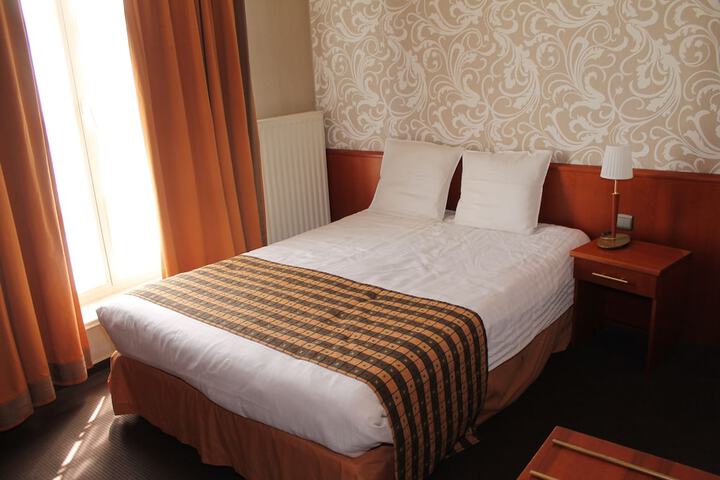 Room 3 of 51