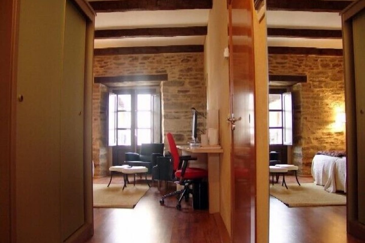 Room 13 of 40