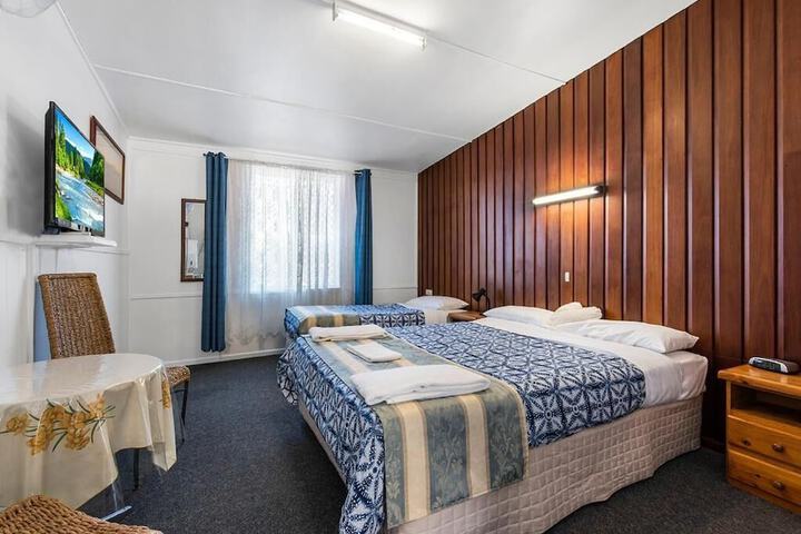 Room 9 of 29