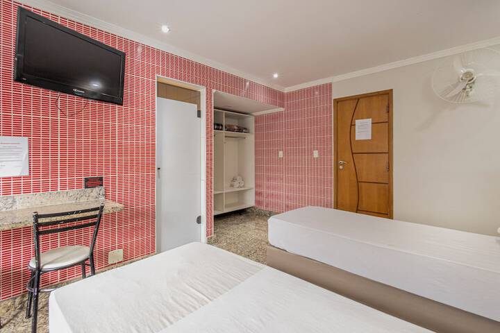 Room 34 of 76