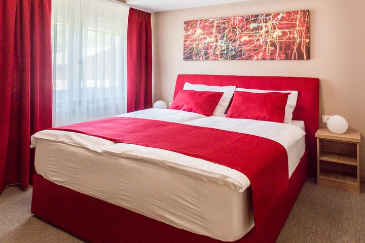 Room 15 of 25
