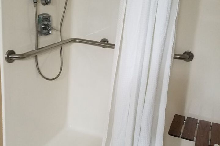 2 Queen Beds (7 of 13)