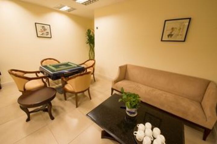 Room 8 of 50