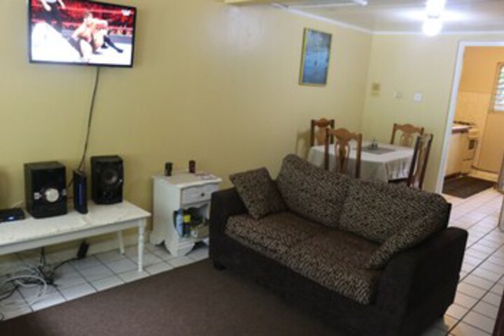 Room 6 of 14
