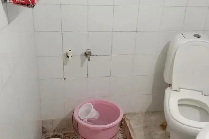 Room 6 of 10