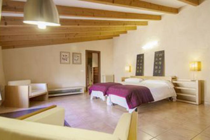 Room 9 of 20