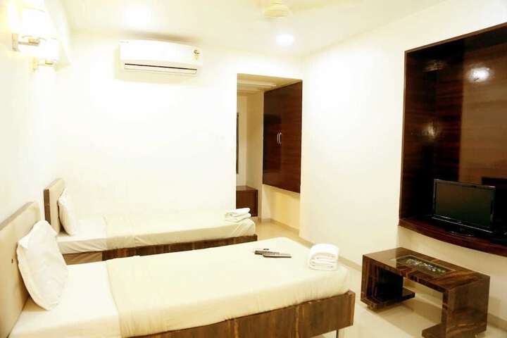 Room 2 of 6