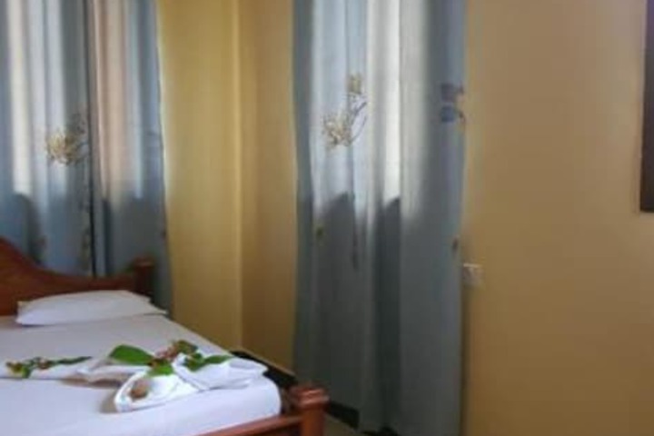 Room 10 of 21