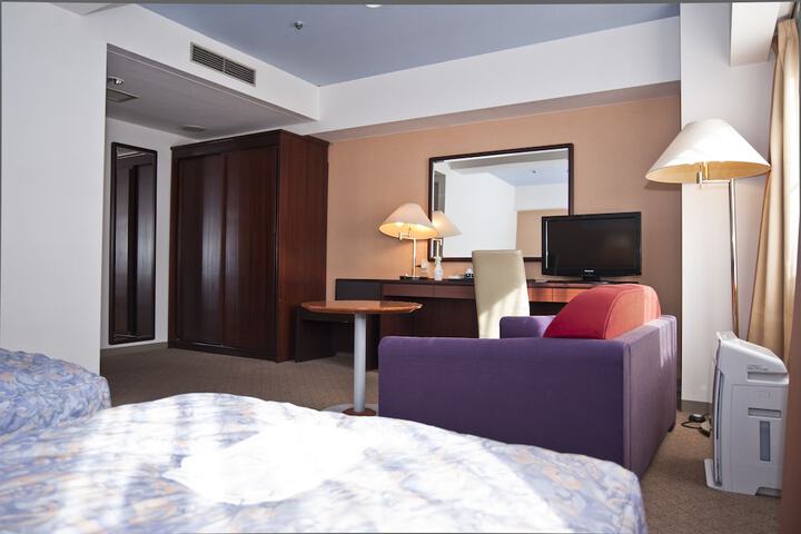 Room 63 of 120