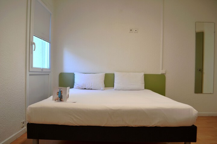 Room 7 of 66