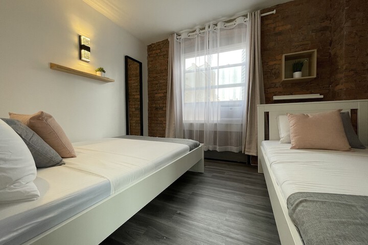 Room 28 of 236