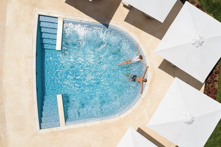 Pool 98 of 254