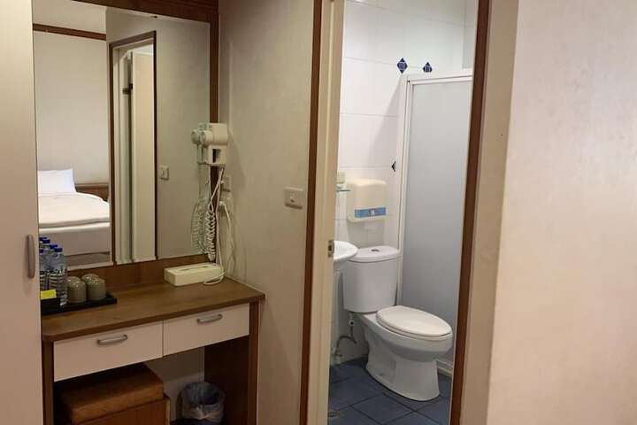 Room 34 of 54