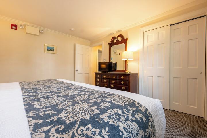 Room 37 of 176