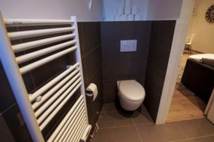 Room 2 of 17