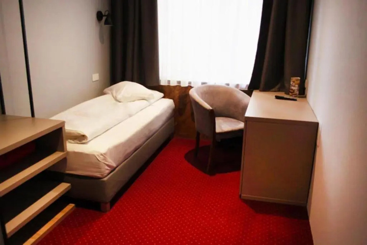 Room 2 of 15