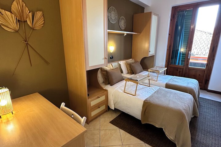 Room 5 of 17