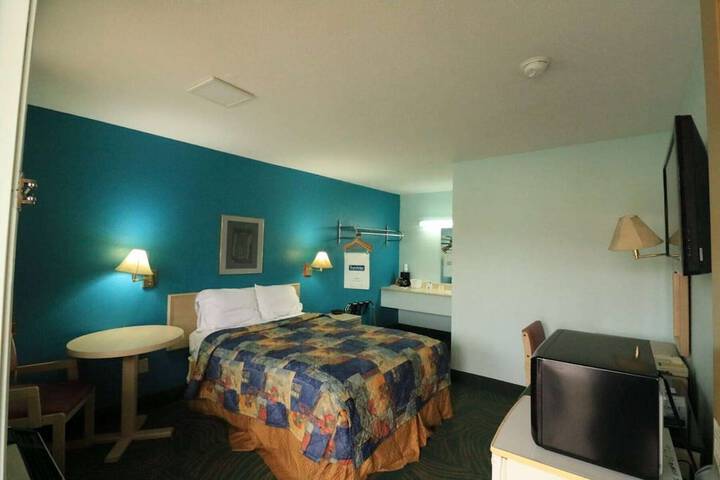 Room 10 of 22