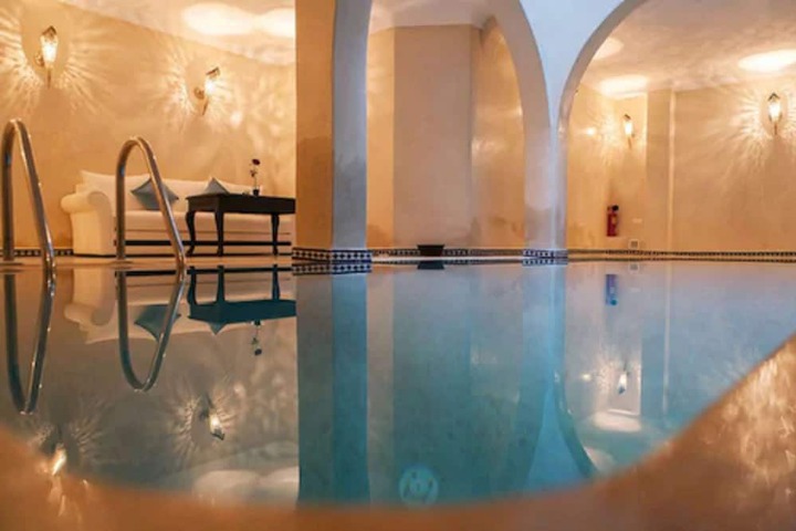 Hotel with Pool