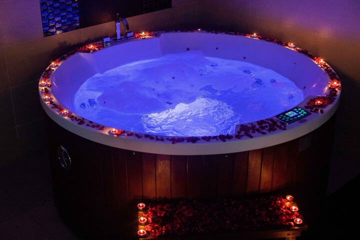 Hot Tub 49 of 70