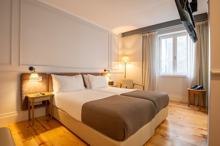 Room 42 of 85