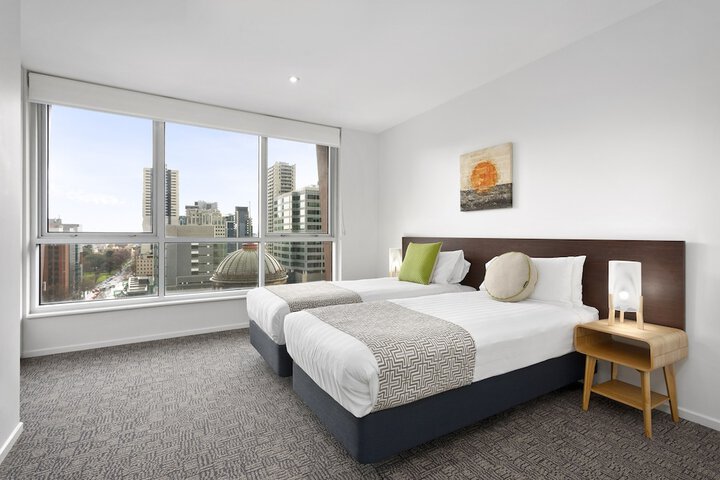 Room 6 of 32