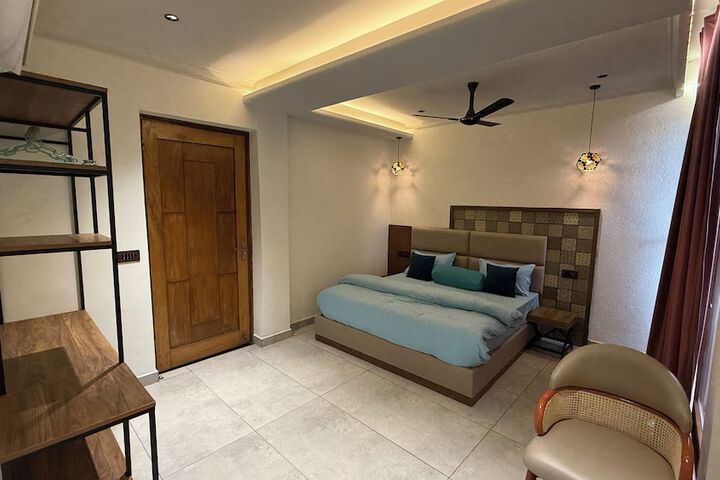 Room 7 of 95