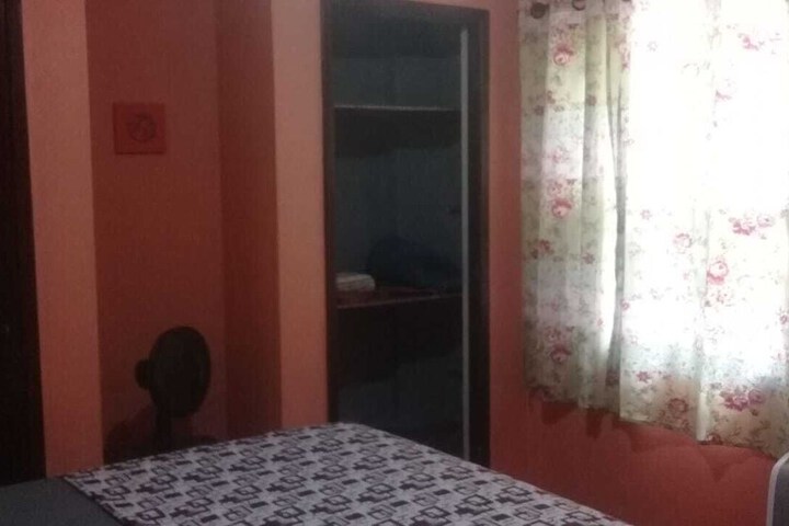 Room 8 of 10