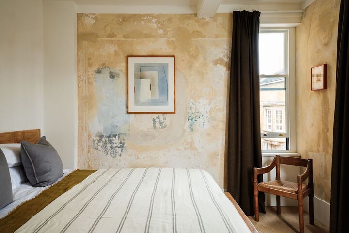 Room 20 of 33