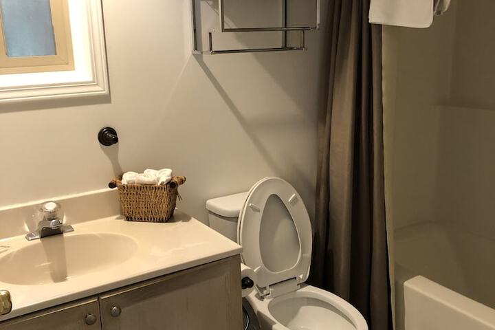 Room 43 of 64