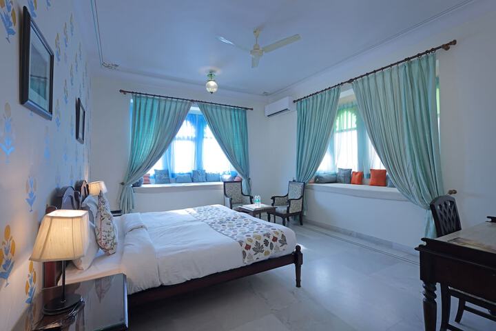 Room 54 of 144