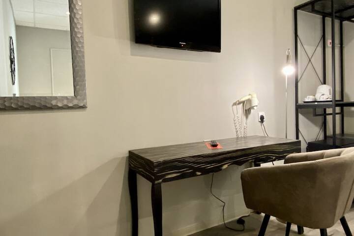 Room 49 of 87