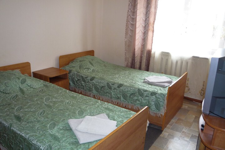 Room 6 of 75